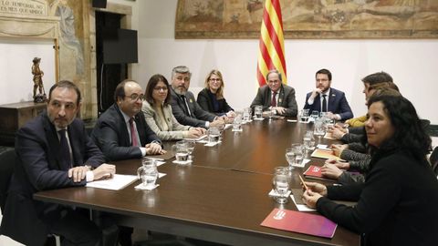 A la mesa de diálogo del Gobierno de Quim Torra con partidos catalanes asistieron miembros del PSC y de Catalunya En Comú-Podem, además de ERC y JxCat, pero no lo hicieron de C’s, PP y la CUP.
