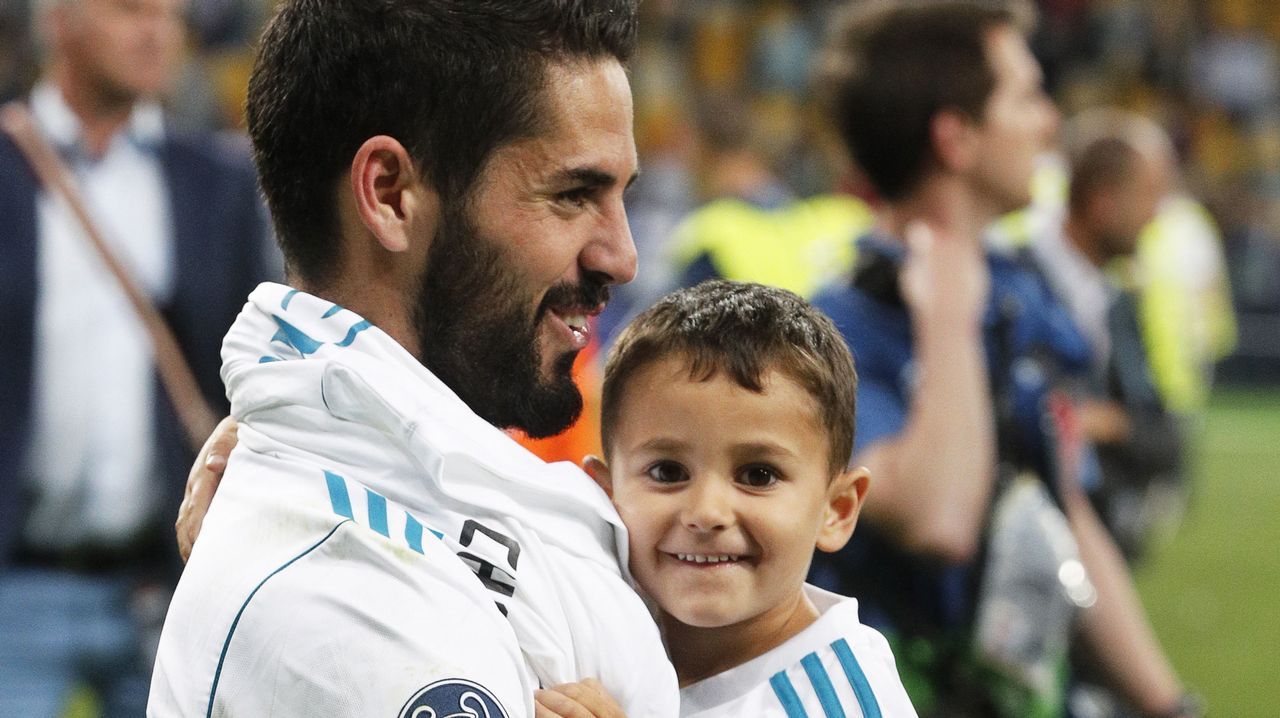 Isco junto a su hijo Isco Jr.