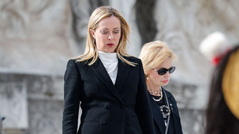 Giorgia Meloni durante la celebración del Día de la Liberación en Roma.