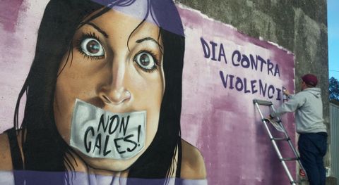 Vella Escola pint ayer un mural en Calo (en la imagen) y otro en el colegio de A Ramallosa. 