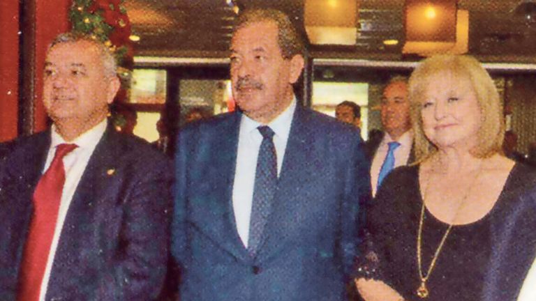 Cortés Elvira, en el centro, en una cena navideña de la RFEF.