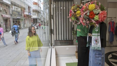 Cloti's and Fifi's shop window, on Calle Real, decorated in support of Racing.