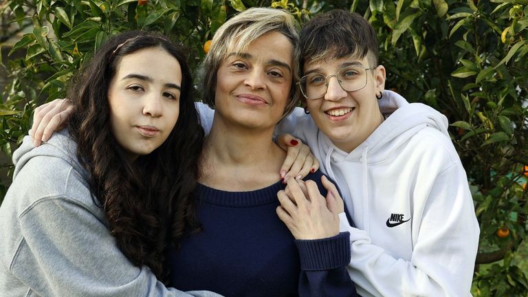 Vivir con dislexia: «Para mi hija Antía, primaria y la ESO fueron un trauma. Solo cuando hizo lo que le gustaba se empezó a sentir bien»