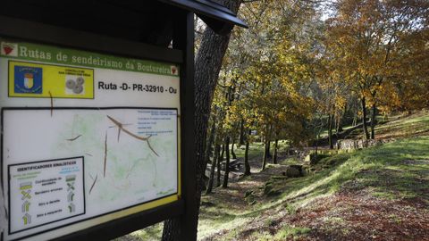 Hay cuatro rutas de senderismo que salen de A Boutureira