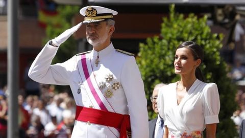 Los Reyes presiden el desfile de Día de las Fuerzas Armadas 2023 en Granada