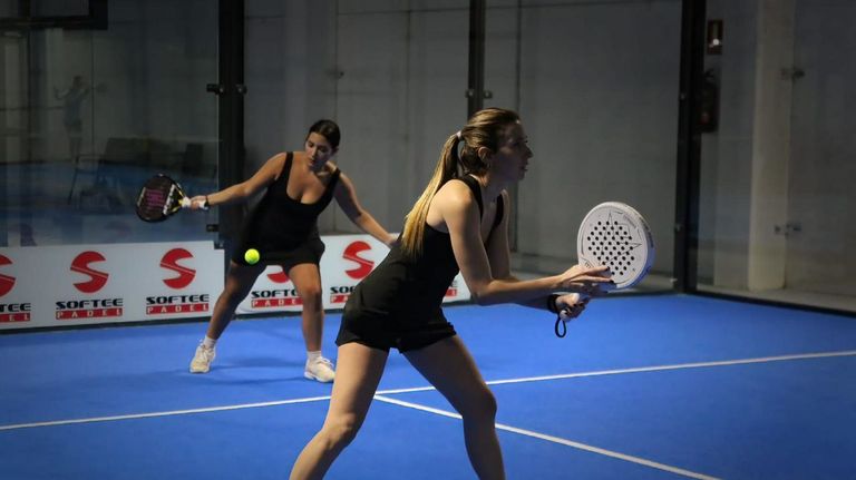 El primer Torneo de Navidad de Smash Padel, en Fene, se estrena por todo lo alto