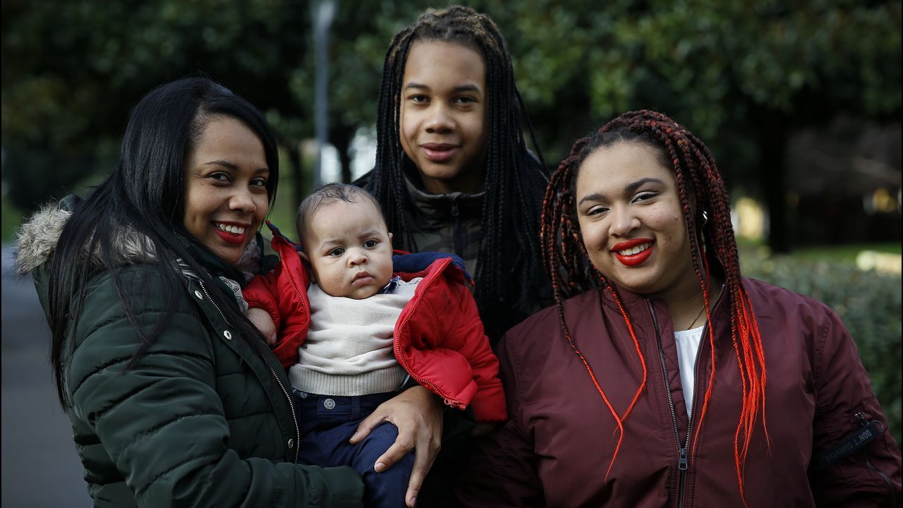 La profesora de Fisioterapia Raquel Leir�s ha puesto en marcha un sistema para prevenir ca�das