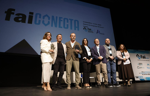 Katia Domingo y C�sar Nozal reciben el Premio FAI Fernando G. Erviti 2025