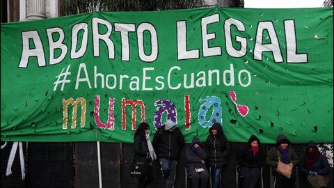 Manifestantes a favor de la legalizacin del aborto en Argentina
