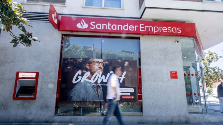 Santander deja casi sellado el acuerdo al ofrecer prejubilaciones con hasta el 95 % de la pensión