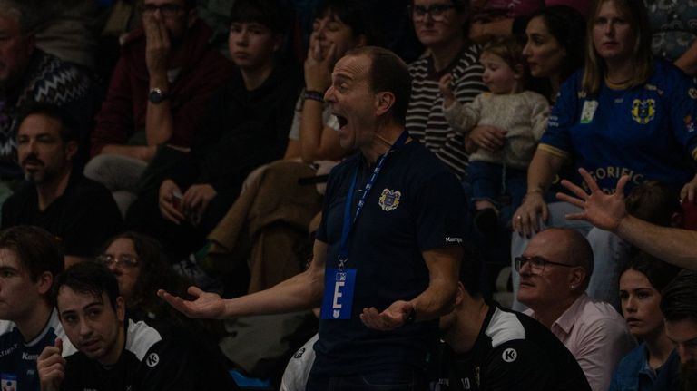 El Cangas sufre un apagón letal en cada partido