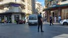 La Polica Local de Ourense, regulando el trfico tras un incidente en la avenida de la Habana.
