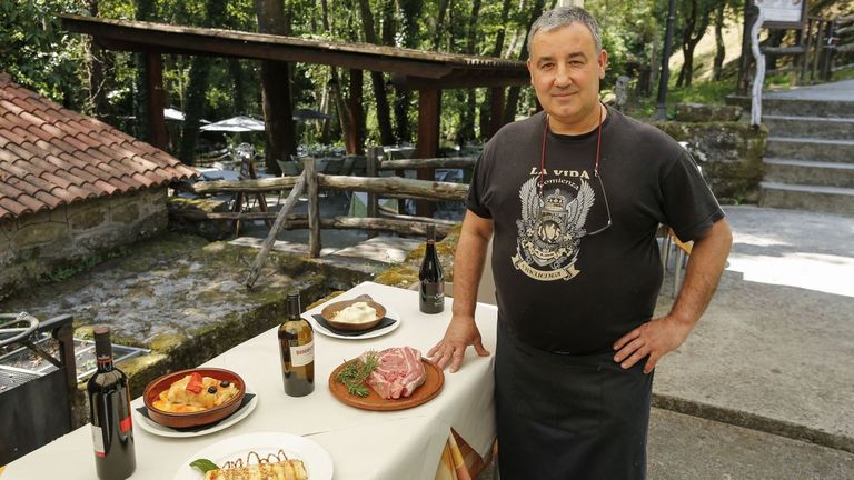 Santiago González Pérez, gerente del restaurante O Muíño do Chirlo, de Celanova