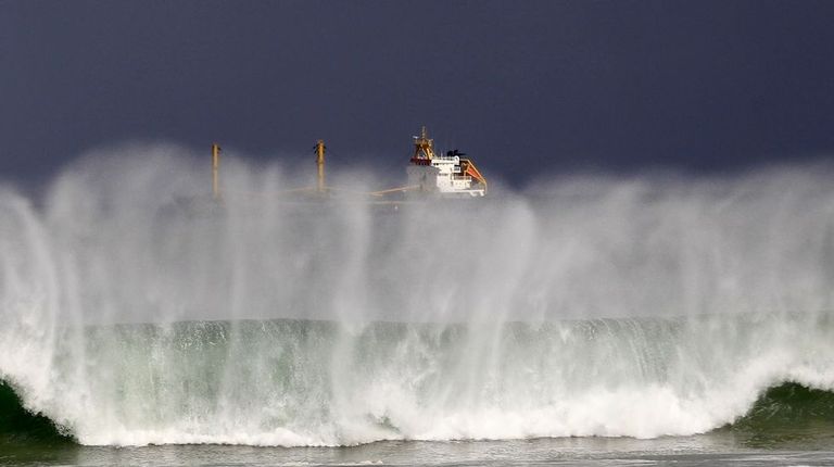 Fuerte oleaje en la costa gallega