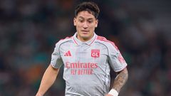 Mart�n Satriano, con el Olympique de Lyon