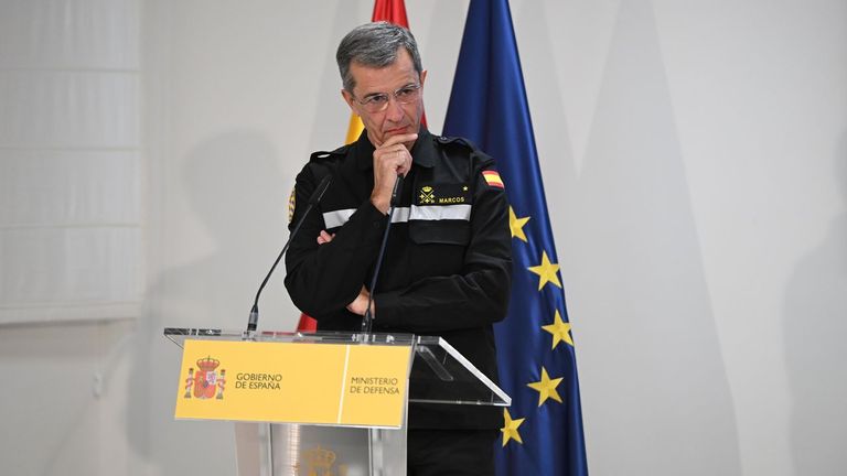 Francisco Javier Marcos, jefe de la UME, en rueda de prensa.