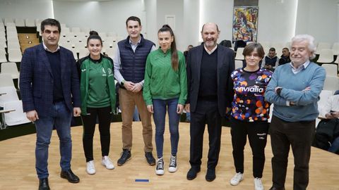 Gabriel Alén, Alba Rodríguez, Roberto González, Zulema González, Rafael Louzán, Bea Seijas y Rosendo Fernández