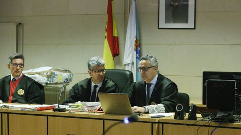 En una imagen de archivo, magistrados de la sección sexta de la Audiencia Provincial, la que tiene su sede en Santiago
