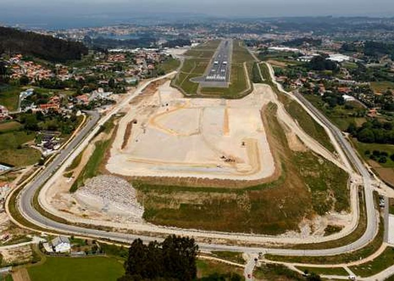 Imagen de archivo de la ampliación de la pista del aeropuerto de Alvedro.