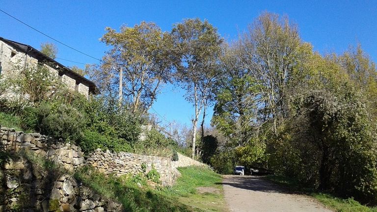 Lugar de A Valiña, en Becerreá, donde supuestamente había un castillo