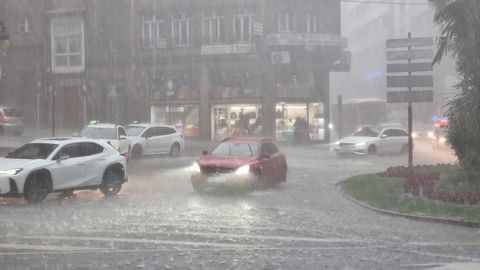 Tormenta de lluvia y granizo en Ourense