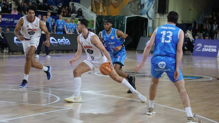 El Obradoiro resuelve su expediente con cinco minutos de magia e inspiración