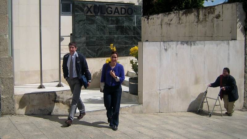 Patricia Castro en el momento de abandonar el juzgado de Sarria tras prestar declaraci�n