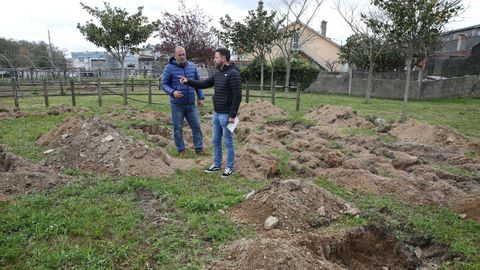 Visita a las obras del renovado parque infantil de Vilariño