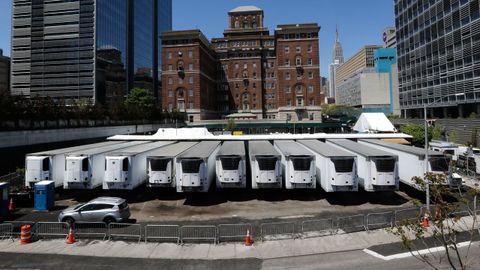 Nueva York recurri a camiones refrigeradores para almacenar los cuerpos de las vctimas de covid-19 durante el pico de la pandemia