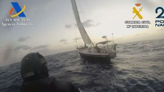 Así fue el abordaje en alta mar de un velero con 200 kilos de cocaína