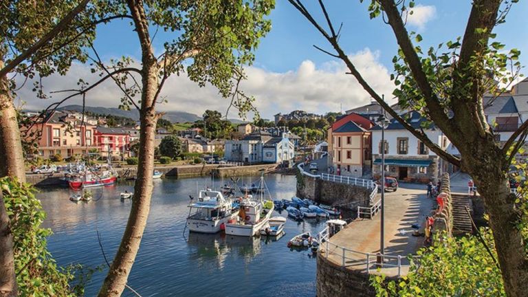 Puerto de Vega, localidad de la costa asturiana