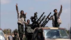 Soldados de la milicia de Haftar salen de Bengasi para reforzar a las tropas en Trpoli