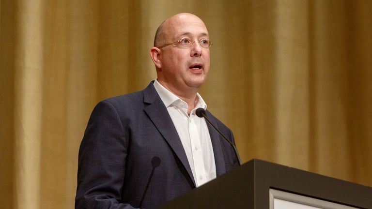 Rob Riemen, filósofo: «Estamos llegando a unas cotas de estupidez máximas, es sorprendente»