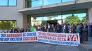 Una treintena de abogados y procuradores se manifestaron este jueves en Lugo
