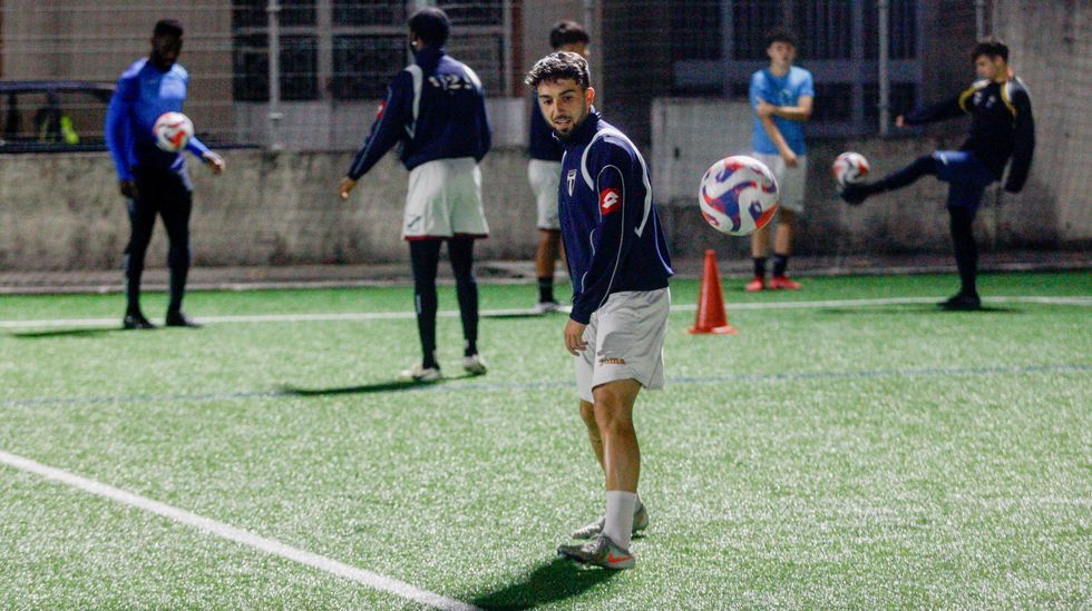 <span lang= gl >Actividades de Voz Natura non colexio Frei Lu&iacute;s de Granada de Sarria</span>.Sim&oacute;n Lamas, nun adestramento do Berganti&ntilde;os.