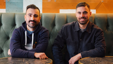 Iv�n V�zquez y Sa�l Vega son los propietarios de Mala Sa�a, la cocteler�a ovetense que es de las mejores de Espa�a