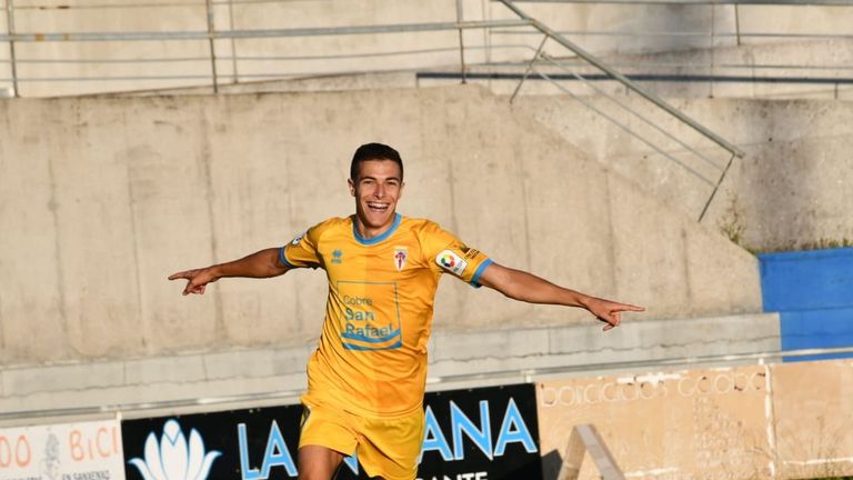 Miki Villar dice adiós al y jugará en el Wisla de Cracovia