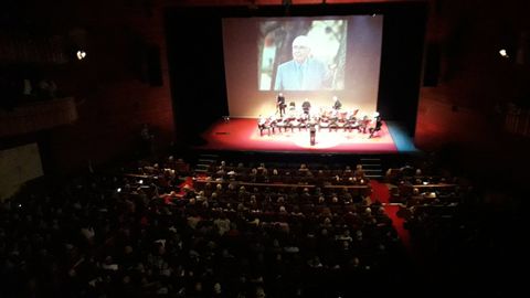 Vista general del homenaje a Tini Areces en el teatro de La Laboral