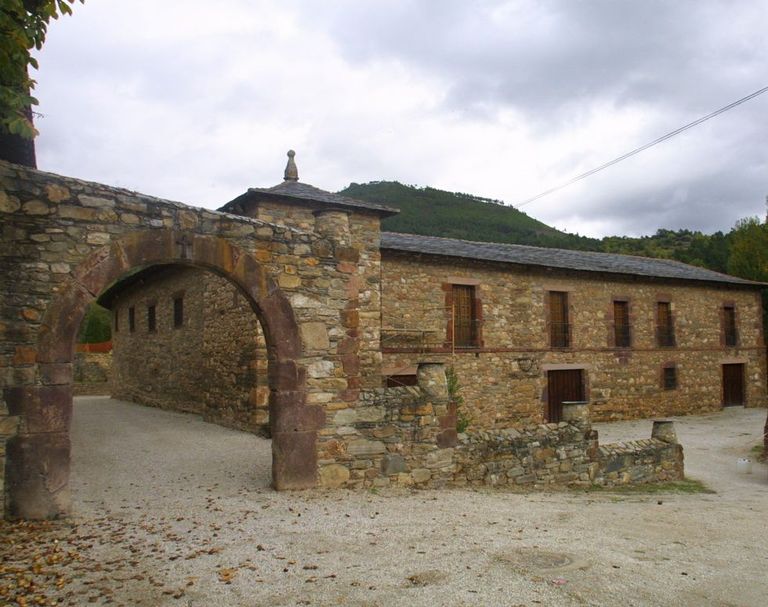 En Xagoaza tiene su sede la bodega Viña Godeval.