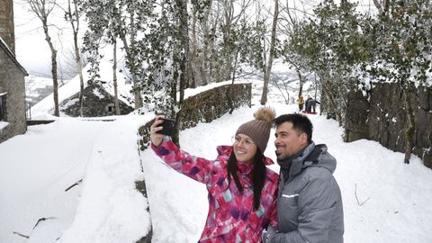 La nevada atrajo a multitud de visitantes a O Cebreiro