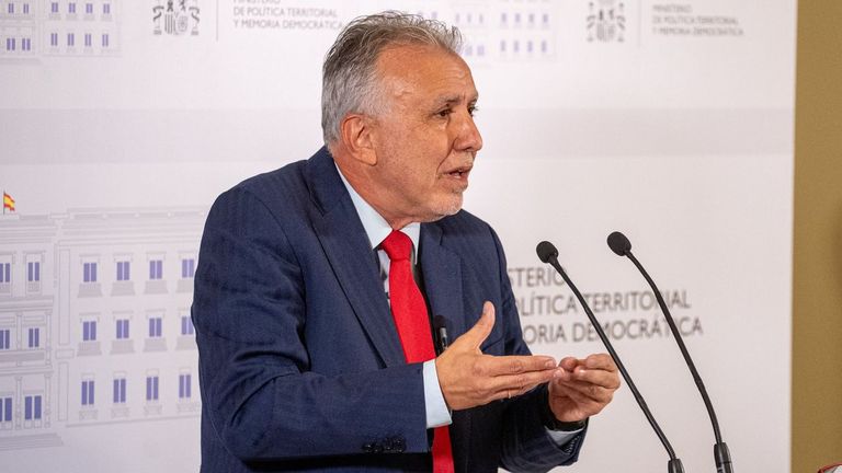 El ministro Torres se explica a medias