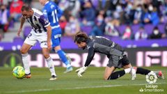 Nacho se aprovecha del error de Femen�as para hacer el 2-1