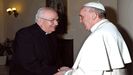 El nuevo cardenal Fernando Vérguez Alzaga con el papa Francisco