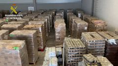 Decomisan 176 toneladas de alimentos en mal estado de la Fundacin Amigos de Galicia