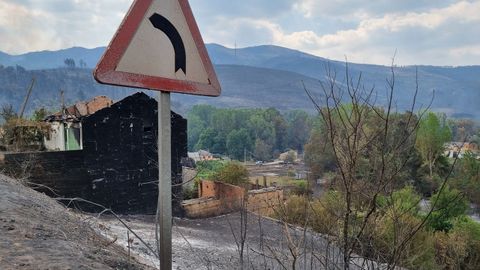 El incendio de A Veiga de Cascallá quemó 34 casas