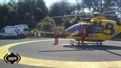El helicptero del SEPA evaca a un herido por la explosin de una caldera en Llanes