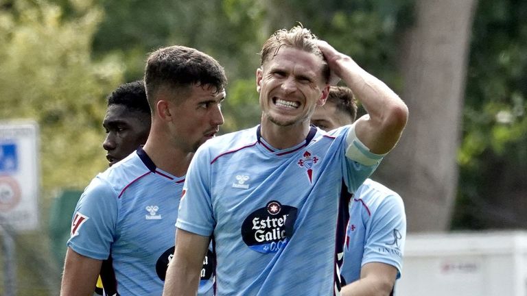 Starfelt será examinado por un especialista al no remitir sus molestias de espalda