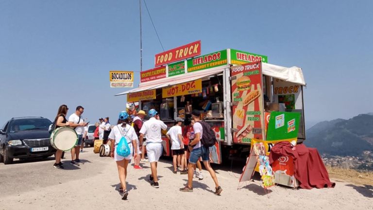 Los comuneros de A Guarda ponen límites a la venta ambulante en la subida al Trega del Domingo do Monte