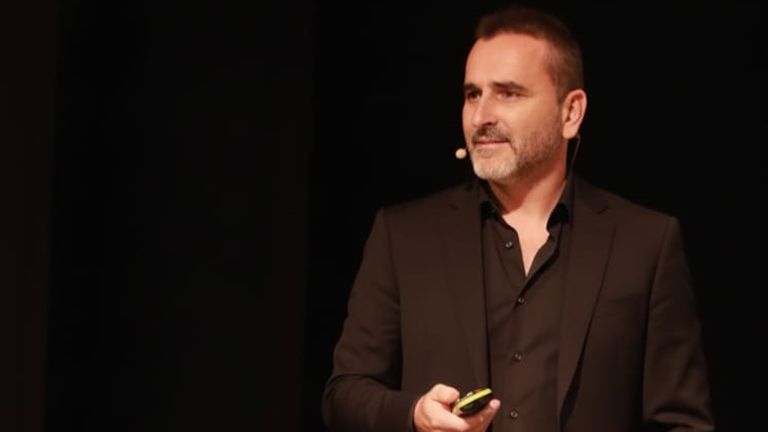 Juanma Murua: «El riesgo de la inteligencia artificial es creer que las personas no lo son»