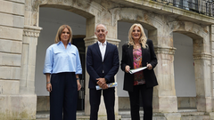 La concejala de Educacin, Igualdad y Juventud de Siero, Eva Iglesias; el concejal de Deporte, Salud y Proteccin contra Incendios, Jess Abad; y la concejala de Cultura, Recursos Humanos y Polica Local, Aurora Cienfuegos
